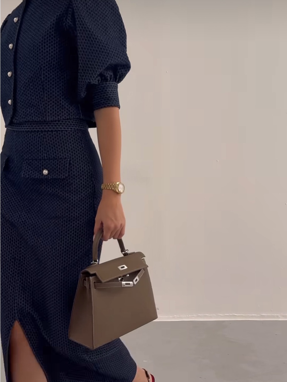 Cropped Puff-Sleeve Button Front Skirt Suit in Navy - Picture 9 of 10